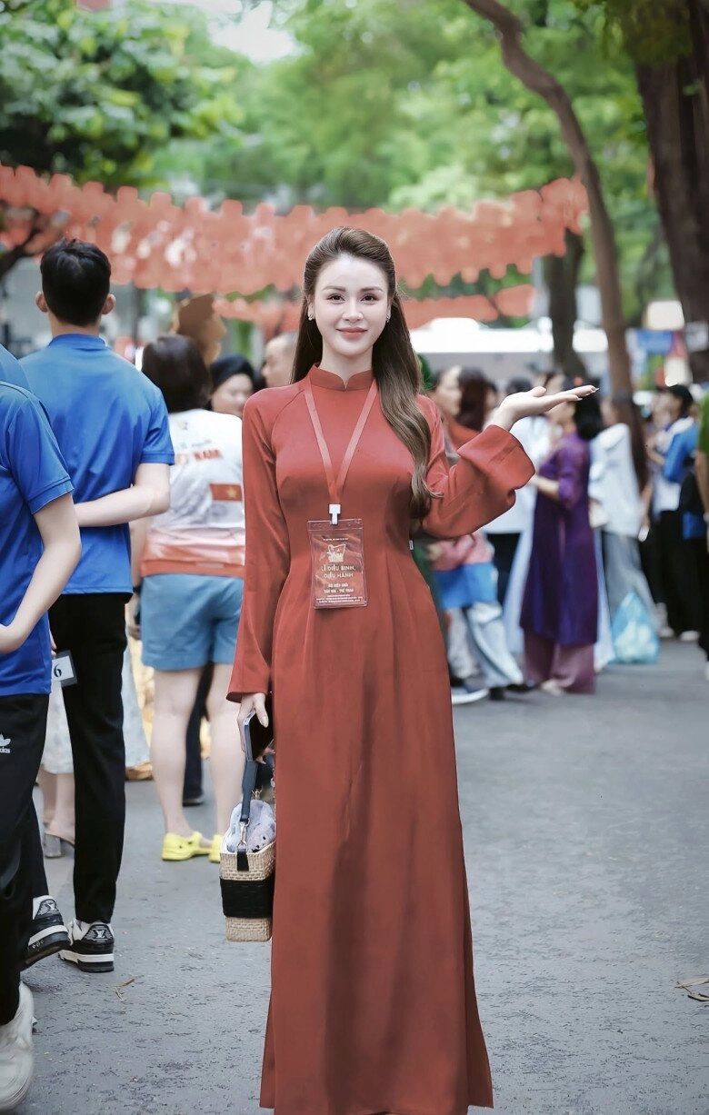 Chưa đến tết áo dài đỏ đã chiếm sóng mxh hội mỹ nhân việt tuổi nào cũng nhiệt tình khoe sắc mừng quốc khánh - 4