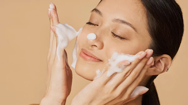 Có cần tẩy trang và dùng sữa rửa mặt mỗi ngày không chuyên gia tiết lộ thời điểm không làm gì da vẫn đẹp - 1