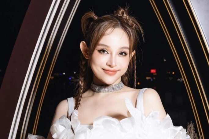 Cô gái được báo trung gọi mỹ nhân số 1 việt nam ví đẹp hơn triệu lệ dĩnh có 3 vòng cực phẩm - 1