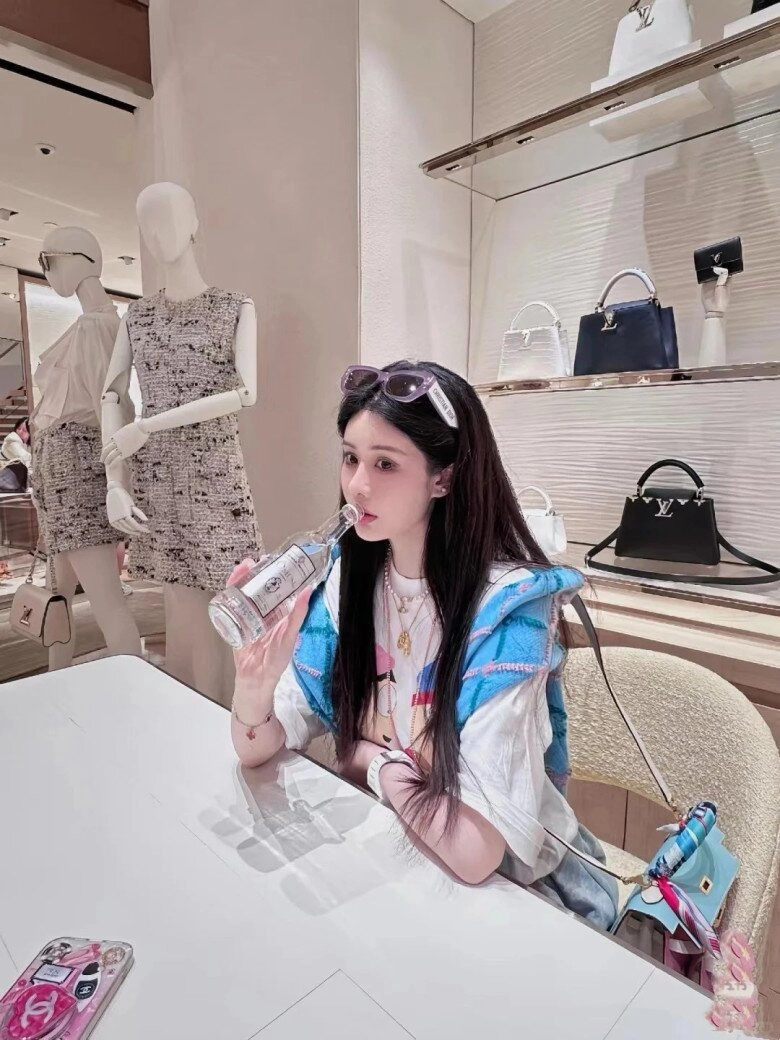 Cô gái nghèo tham vọng đổi đời quyết tâm phẫu thuật giống dương mịch giờ thành phú bà có tài sản nghìn tỷ - 8