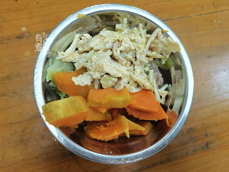 Cô giáo khoe ảnh bữa trưa 50 nghìn đồng ở trường mẫu giáo phụ huynh chê quá tệ đòi cho nghỉ học - 2