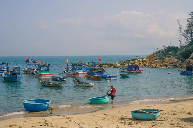 Có làng chài tuyệt đẹp ở gần quy nhơn được mệnh danh là hòn ngọc bí ẩn của châu á giữ được nét hoang sơ hiếm có - 2