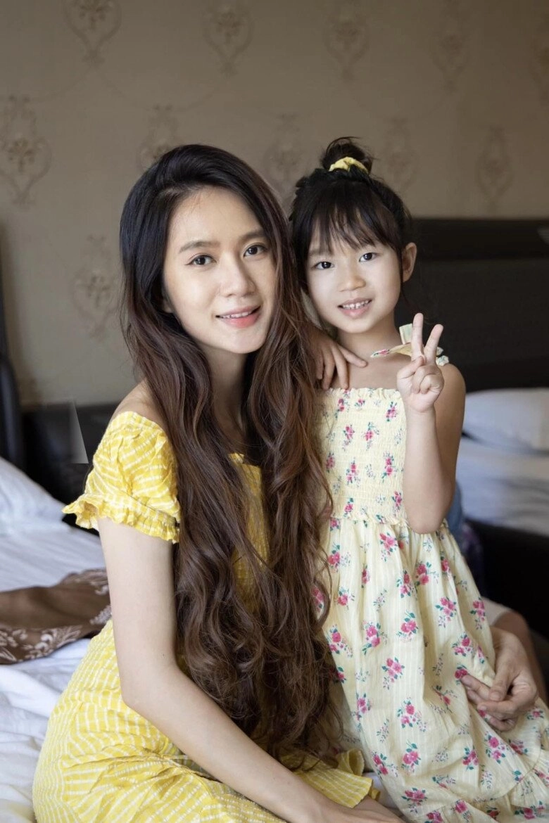 Con gái 10 tuổi của lý hải - minh hà có sở thích độc lạ thừa hưởng nét đẹp từ mẹ nhưng còi nhất lớp - 1