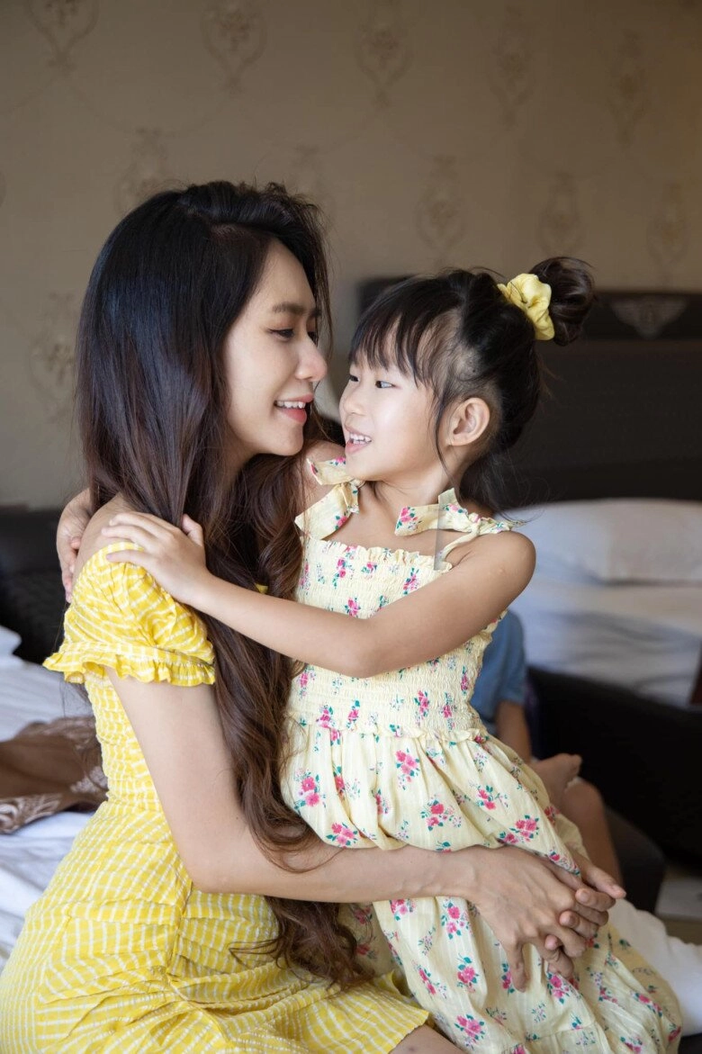 Con gái 10 tuổi của lý hải - minh hà có sở thích độc lạ thừa hưởng nét đẹp từ mẹ nhưng còi nhất lớp - 2