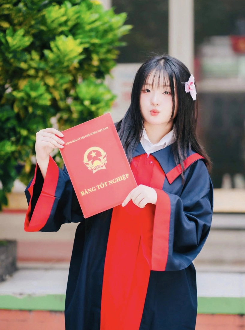 Con gái 18 tuổi xinh xắn học giỏi của diễn viên hoàng mập - 3
