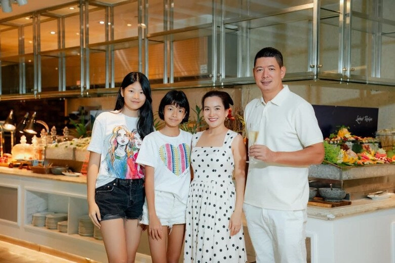 Con gái cao gần 1m8 của bình minh thay đổi cân nặng nhan sắc liền thăng hạng tuổi trăng rằm rõ xinh đẹp - 15