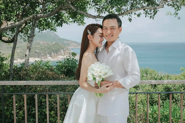 Con gái chi bảo chuẩn tiểu thư hào môn 2 tháng tuổi đã có bộ sưu tập đồ hiệu đắt đỏ mặc đồ đôi với mẹ - 7