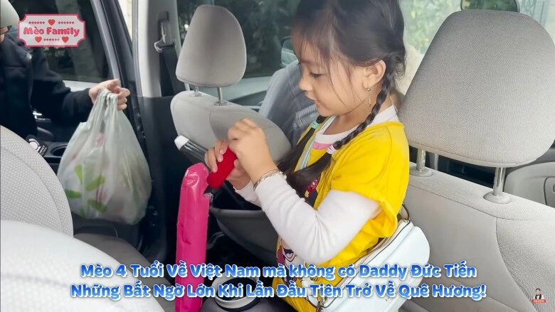 Con gái đức tiến lần đầu về việt nam bất ngờ khi đi thăm bà nội bị đóng cổng không được vào - 1