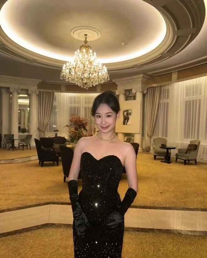Con gái hoàng phi hồng khiến bố nở mũi vẻ ngoài hệt huỳnh thánh y là học bá tại ngôi trường cho giới siêu giàu - 6