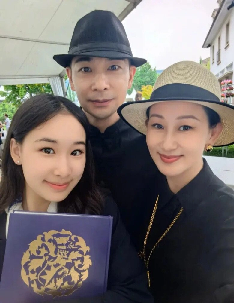 Con gái hoàng phi hồng khiến bố nở mũi vẻ ngoài hệt huỳnh thánh y là học bá tại ngôi trường cho giới siêu giàu - 8