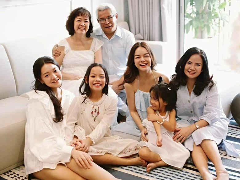 con gái ít ai biết của ca sĩ phạm quỳnh anh 18 tuổi đã cao gần 1m80 mặt xinh như hoa hậu giờ ra sao - 5
