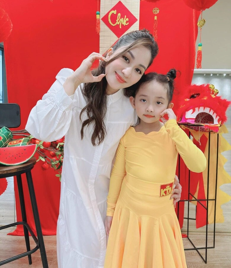 Con gái khánh thi nối bước anh trai kubi thành đương kim vô địch dancesport cả nhà tháp tùng vì lo ái nữ bỏ thi - 9