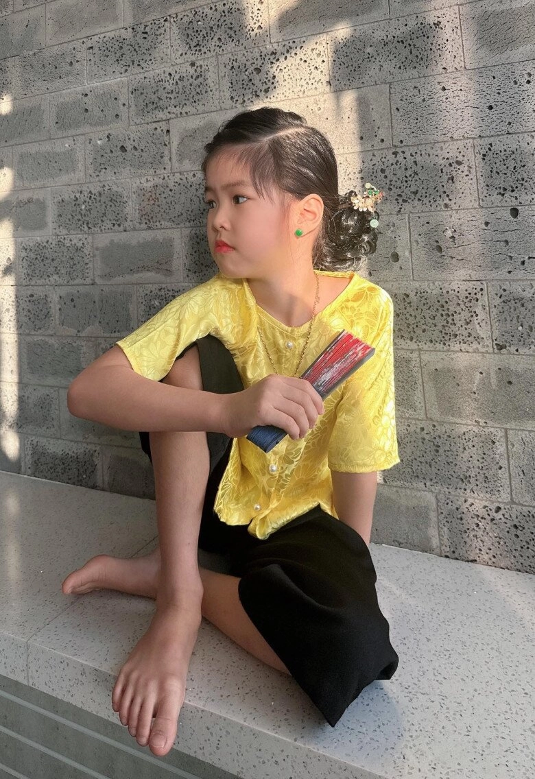 Con gái lê phương là bản sao của mẹ giống cả về ngoại hình lẫn thần thái được dự đoán sẽ nối nghiệp phụ huynh - 3