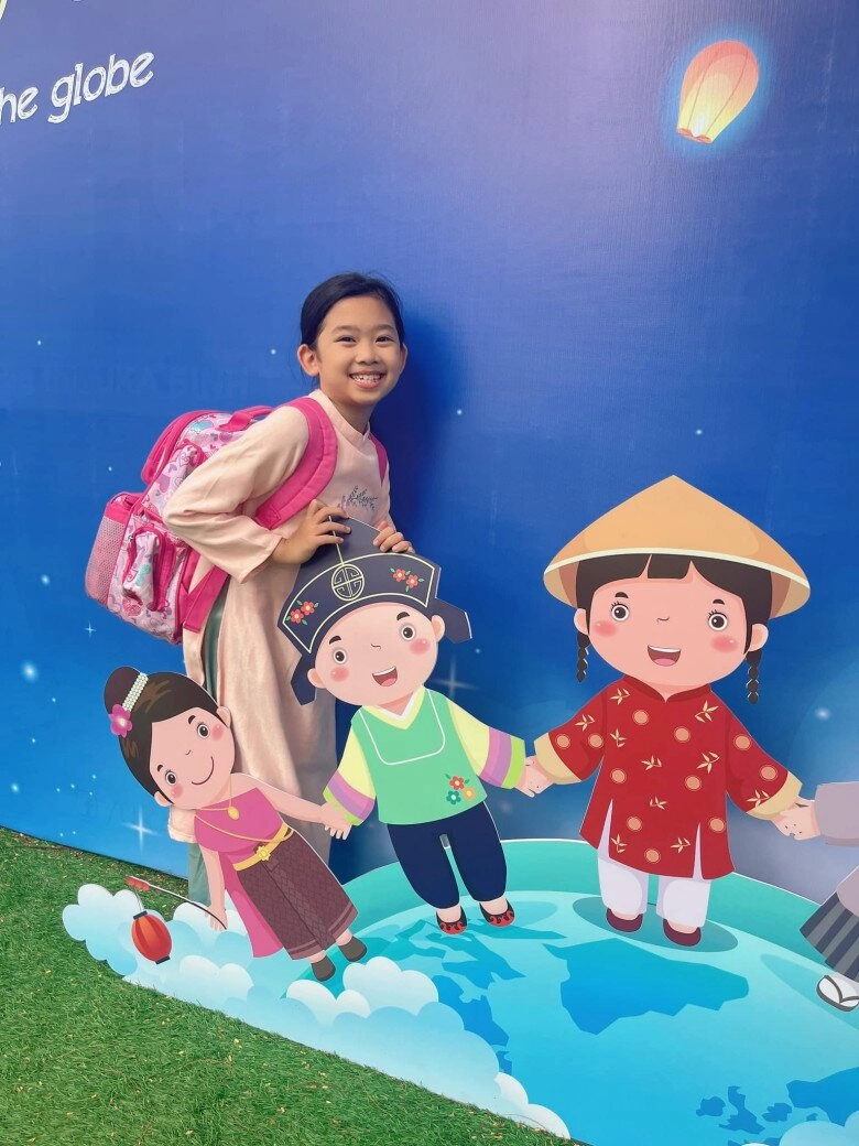 Con gái mai phương thừa hưởng đôi mắt biết cười long lanh của mẹ ngày càng trổ mã xinh đẹp và điệu đà - 7
