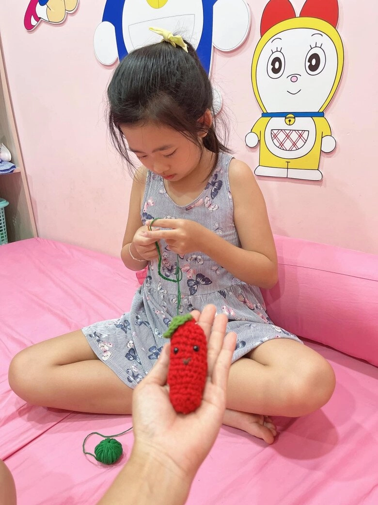 Con gái mai phương trổ mã sắp cao vượt bảo mẫu giờ đứng cạnh cứ tưởng 2 chị em - 14