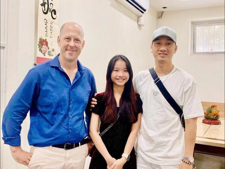 Con gái mc thành trung nhập học trường thpt hơn 100 tuổi nằm trong top điểm chuẩn lớp 10 cao nhất ở tphcm - 8