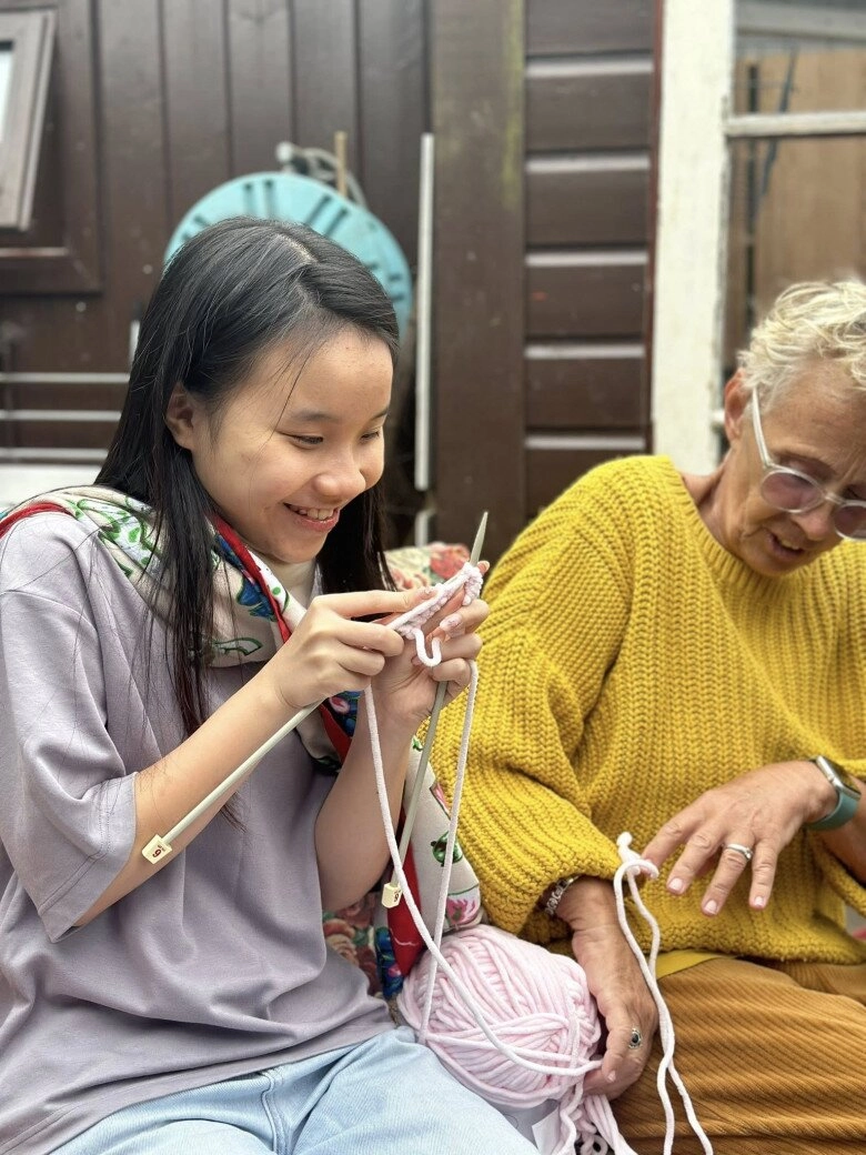 Con gái mc thành trung nhập học trường thpt hơn 100 tuổi nằm trong top điểm chuẩn lớp 10 cao nhất ở tphcm - 9