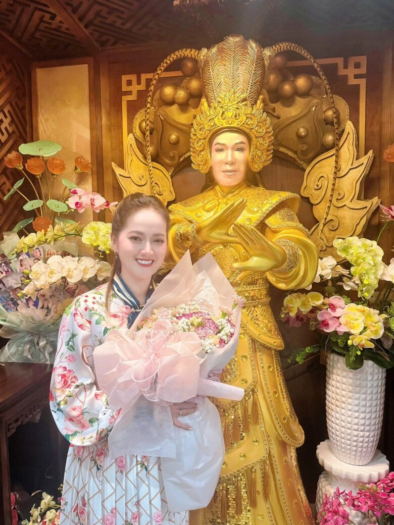 Con gái nsưt vũ linh cúi đầu xin lỗi nsnd lệ thủy dân tình ngán ngẩm vì ồn ào gia đình - 7