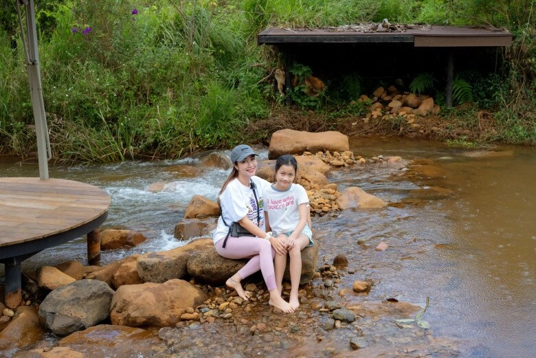 Con gái ốc thanh vân ngày càng hiểu chuyện sang úc học vẫn phụ mẹ đi diễn gom ve chai để tiết kiệm tiền - 7