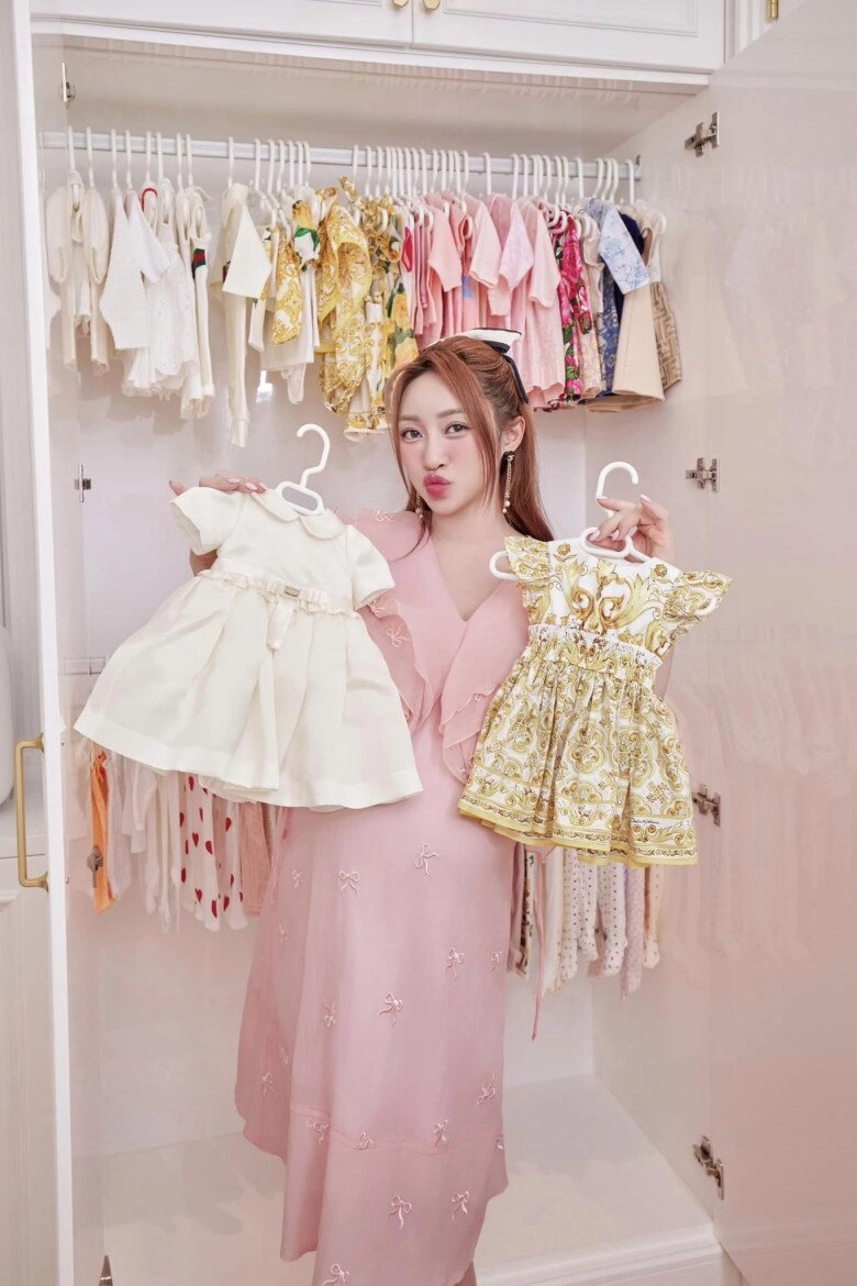 Con gái sao việt cùng tên linh ái nữ của chi bảo mặc toàn đồ hiệu lisa nhà hồ ngọc hà như hoa hậu nhí - 3