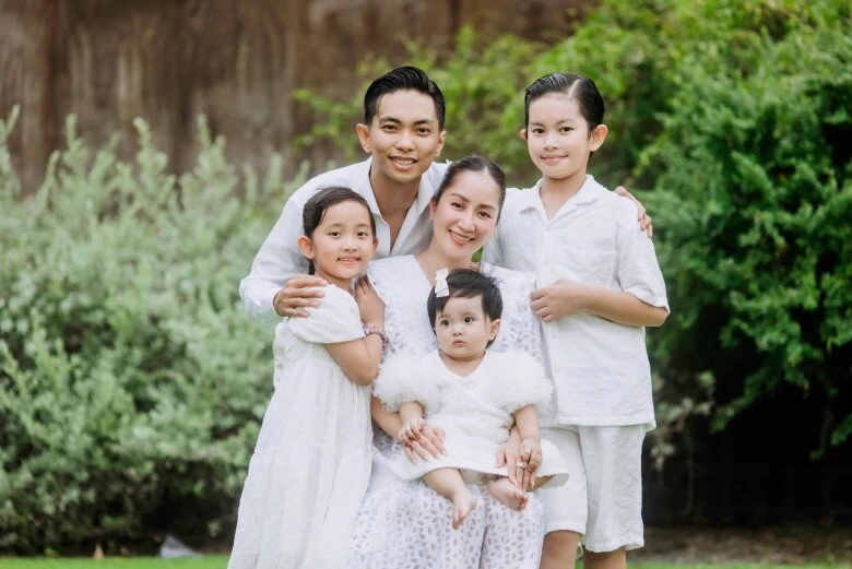 Con gái sao việt cùng tên linh ái nữ của chi bảo mặc toàn đồ hiệu lisa nhà hồ ngọc hà như hoa hậu nhí - 15