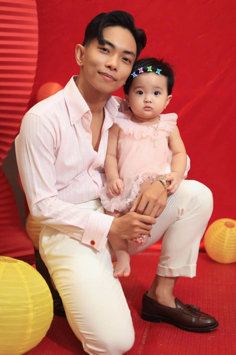 Con gái sao việt cùng tên linh ái nữ của chi bảo mặc toàn đồ hiệu lisa nhà hồ ngọc hà như hoa hậu nhí - 17