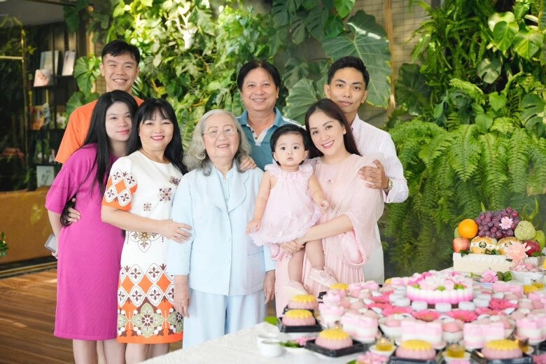 Con gái sao việt cùng tên linh ái nữ của chi bảo mặc toàn đồ hiệu lisa nhà hồ ngọc hà như hoa hậu nhí - 19