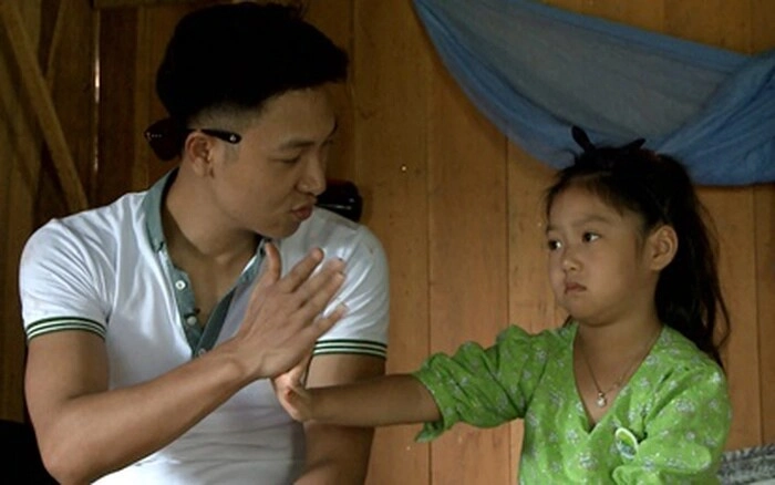 Con gái sao việt cùng tên linh ái nữ của chi bảo mặc toàn đồ hiệu lisa nhà hồ ngọc hà như hoa hậu nhí - 22