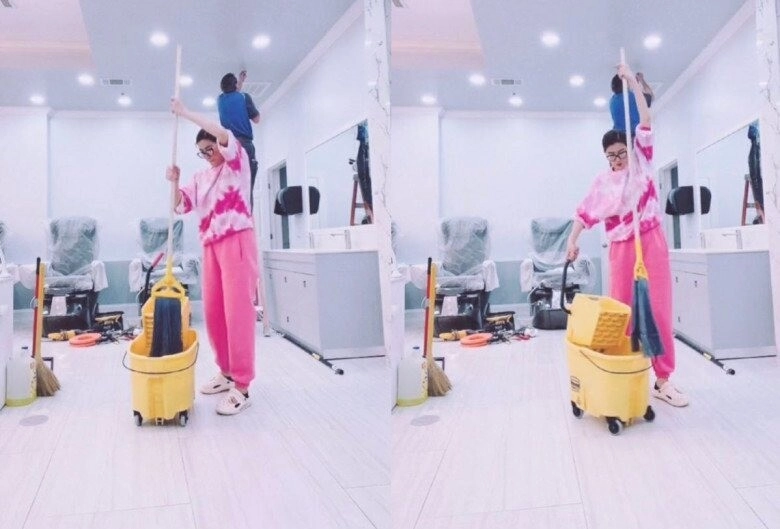 Con gái trang trần đeo cặp to đùng đi học ở mỹ bằng xe bus cựu người mẫu vui dù bị nói suốt ngày rửa bát - 8