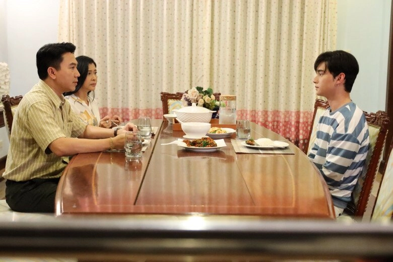Con rể tái hôn sau 5 năm vợ mất vợ chồng tôi dọn về quê nhưng bị chặn trước cửa - 2