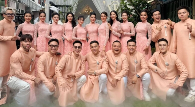 Con riêng 11 tuổi của chồng khánh vân làm phù rể trong đám hỏi cùng bố rước mẹ hoa hậu về nhà - 8