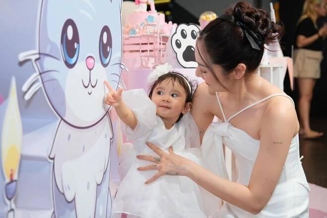 Con sao vào sinh nhật 1 tuổi quý tử nhà cường đô la mở tiệc sang chảnh con gái đỗ mỹ linh lộ diện mạo - 13
