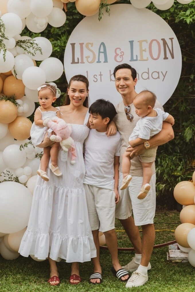 Con sao việt bốc đồ trong tiệc thôi nôi ái nữ cường đô la hứa hẹn thành đại gia con gái khánh thi thích sổ đỏ - 6