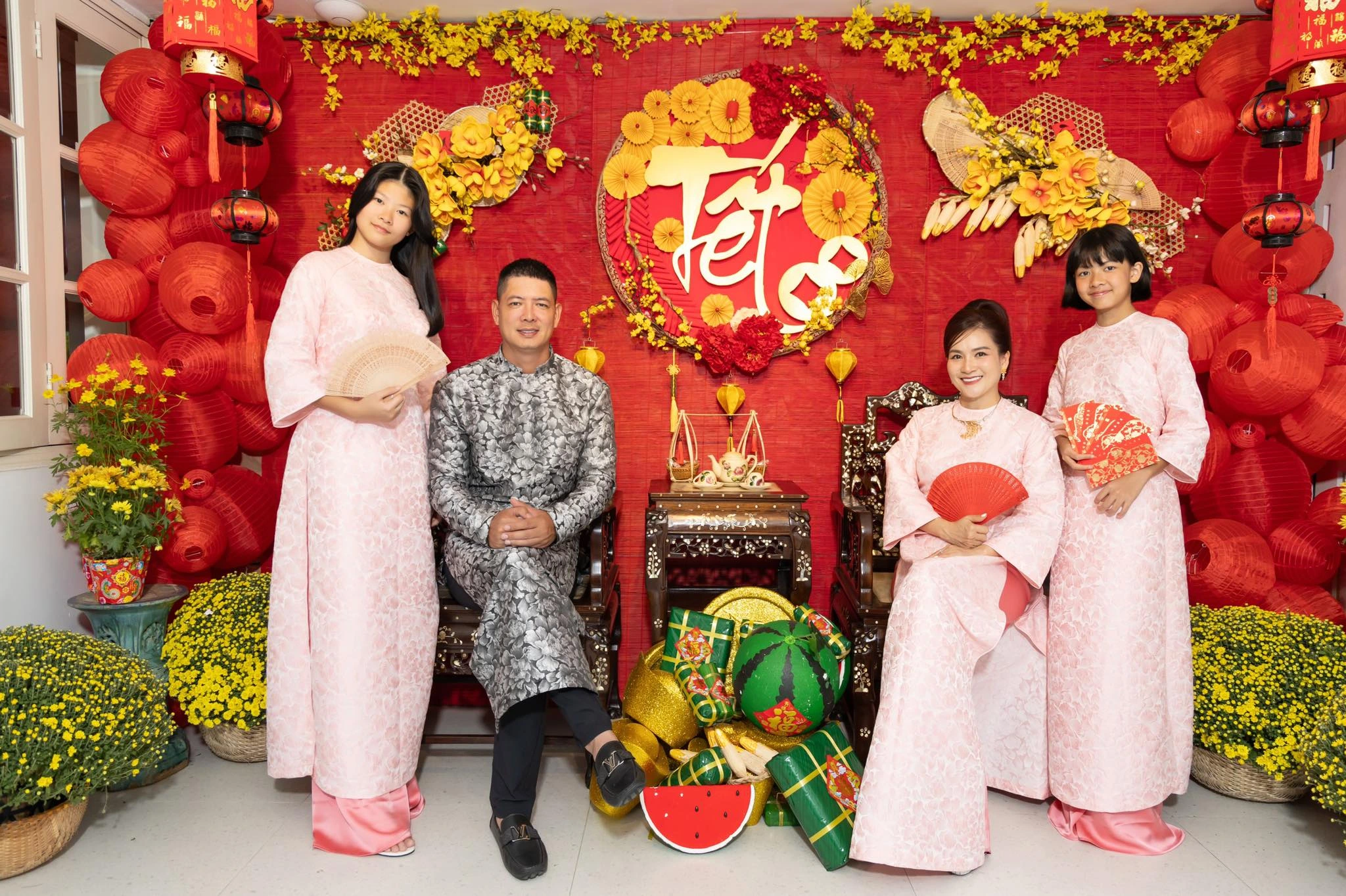 Con sao việt chưa 18 tuổi đã át vía bố mẹ subeo sắp cao bằng ba dượng kim lý con út quyền linh trổ mã - 11