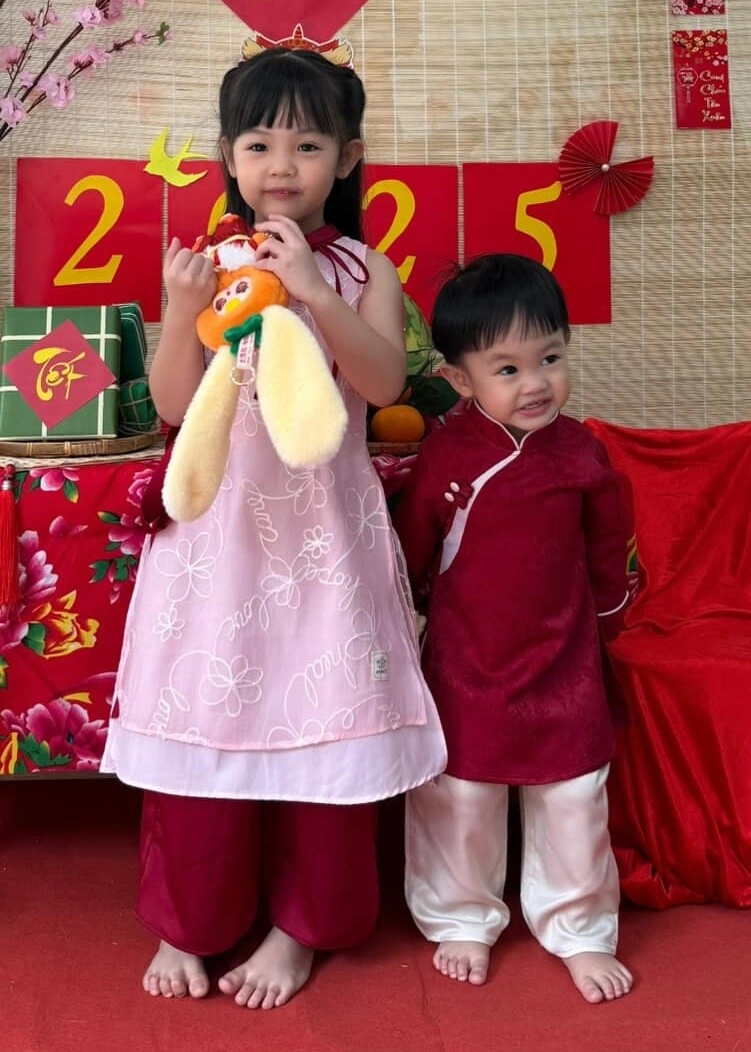 Con sao việt đi học ngày cuối năm ái nữ lai ấn của võ hạ trâm điệu đà con gái cường đô la đưa em trai theo - 5