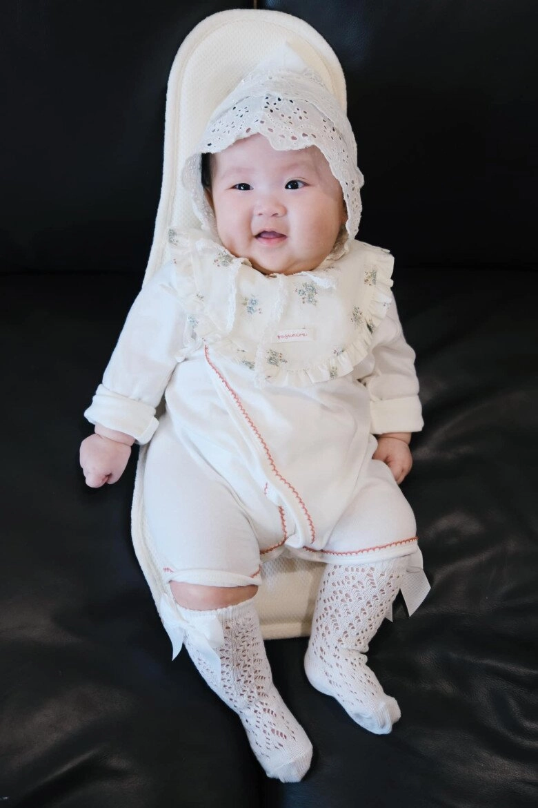 Con sao việt lai hàn ái nữ nhà lâm chấn khang có năng khiếu nghệ thuật cặp song sinh của sam xinh như thiên thần - 2