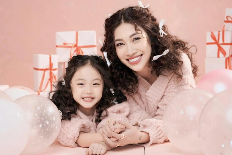 Con sao việt lai hàn ái nữ nhà lâm chấn khang có năng khiếu nghệ thuật cặp song sinh của sam xinh như thiên thần - 22