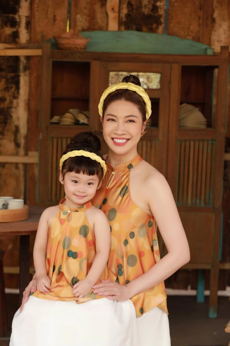 Con sao việt lai hàn ái nữ nhà lâm chấn khang có năng khiếu nghệ thuật cặp song sinh của sam xinh như thiên thần - 27