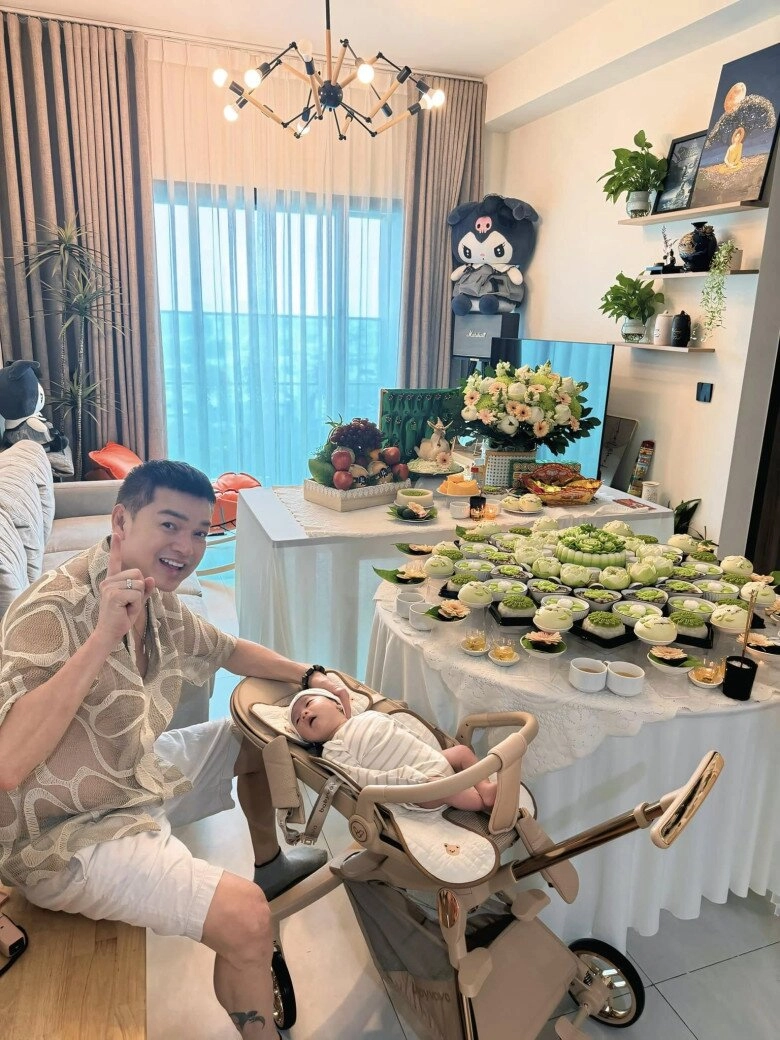 Con sao việt mang họ mẹ quang minh mong quý tử giống bố việt trinh giấu mặt con trai suốt 15 năm - 3