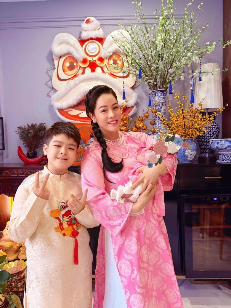 Con sao việt vừa ra đời đã có vàng ái nữ nhà nhật kim anh nhận quà trăm triệu con trai đàm vĩnh hưng đi lùi về đích - 4