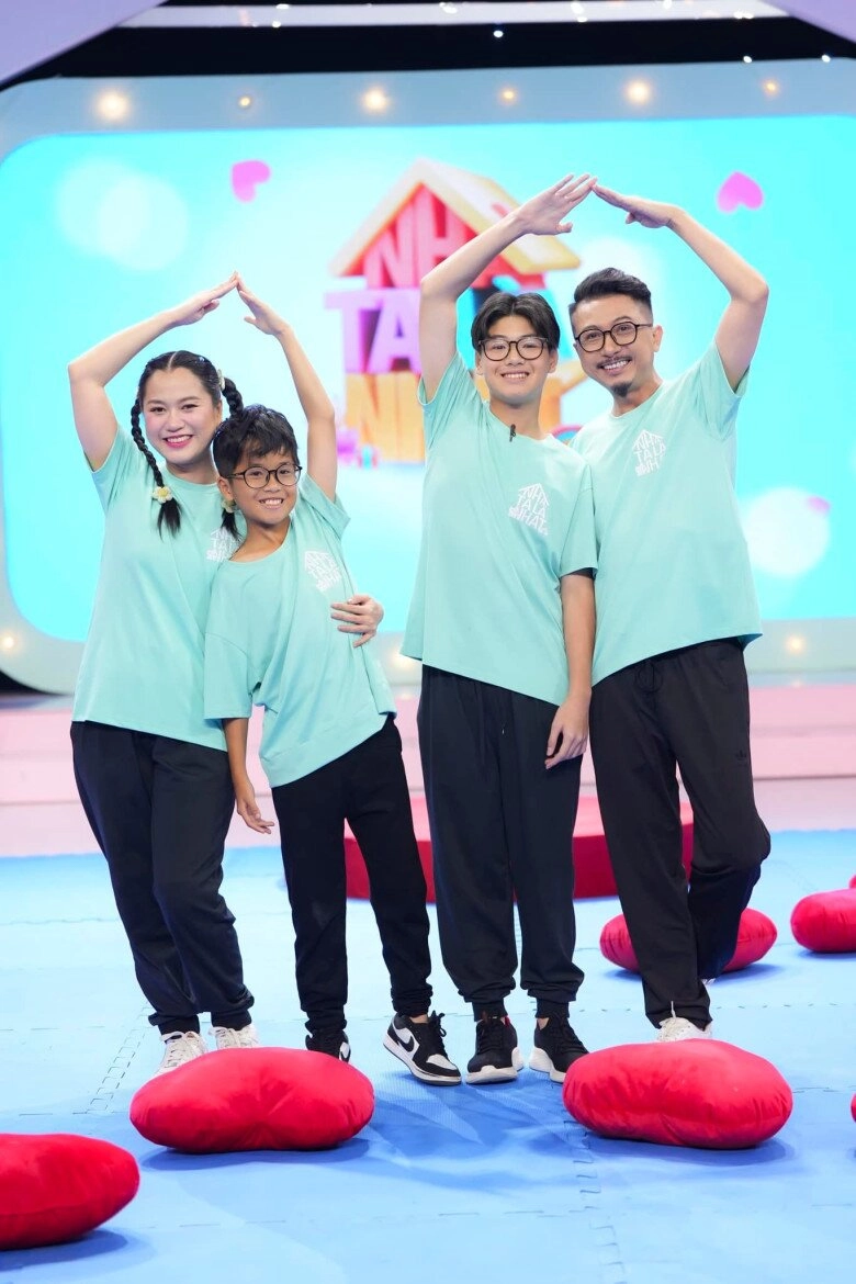 Con trai của lâm vỹ dạ ở tuổi dậy thì mắc cỡ vì bị mẹ hôn cảm thấy bình thường khi phụ huynh nổi tiếng - 8