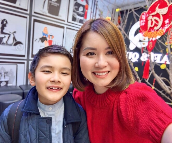 Con trai đan trường 7 tuổi đã ra dáng ceo trang hoàng cơ ngơi do bố mẹ tặng ở mỹ để đón tết - 1