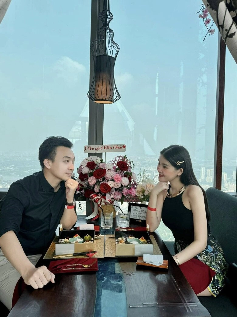 Con trai hoa hậu lê âu ngân anh hóa thành em bé hòa bình gương mặt như sao y bản chính từ bố btv - 11