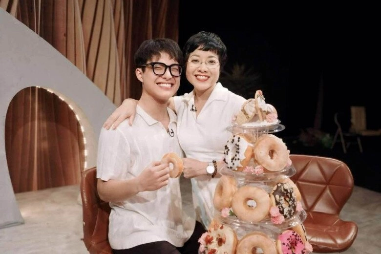 Con trai nsnd công lý làm thảo vân khóc nghẹn chỉ cần người đó chăm sóc cho mẹ em sẽ gọi là bố - 4