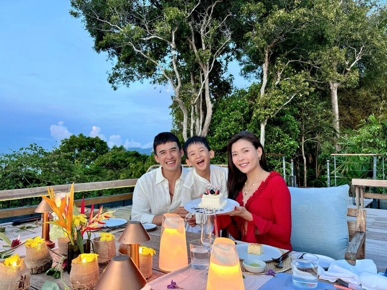 Con trai quốc tịch mỹ nhà thúy diễm tình cảm chúc mừng sinh nhật bố ngoại hình điển trai y hệt lương thế thành - 10