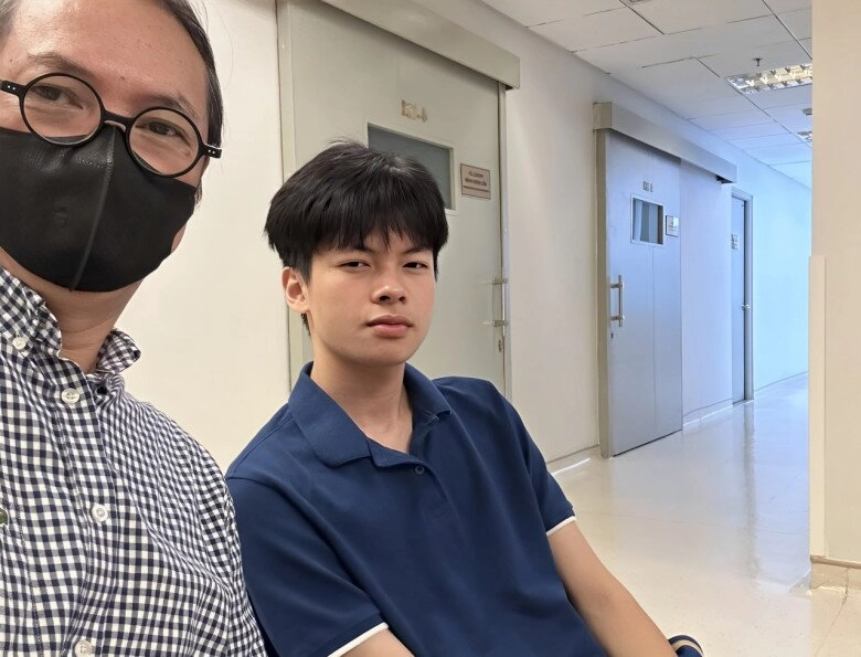 Quý tử nsnd trần lực điển trai bất ngờ khác hẳn thời bố ơi mình đi đâu thế mc phan anh nhìn mà khen - 6