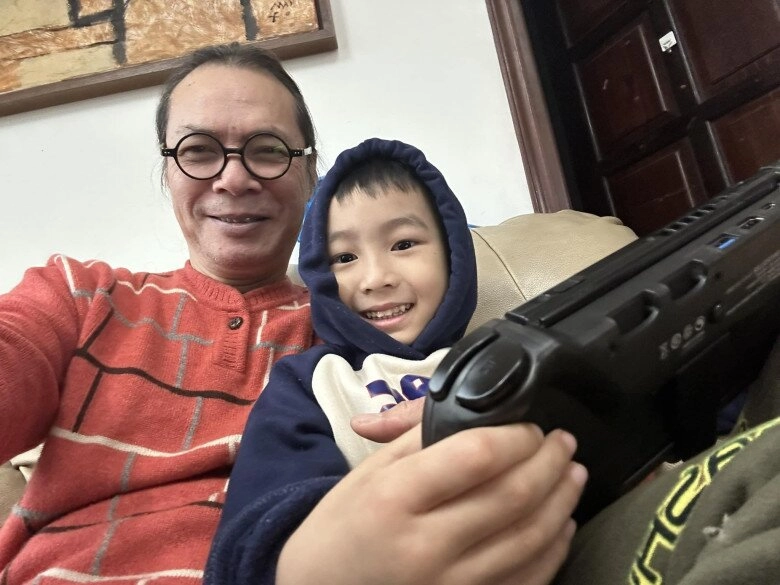 Con trai và cháu nội trần lực xưng hô loạn xạ vì cách nhau ít tuổi ngoại hình trần bờm nay khó nhận ra - 10
