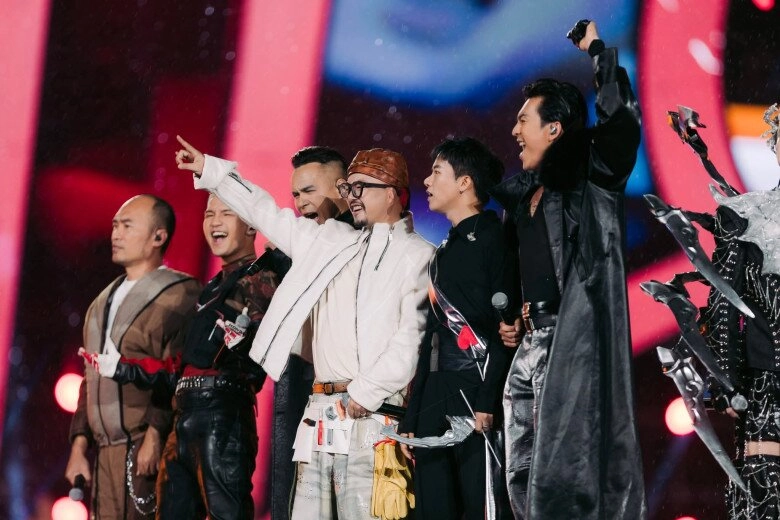 Concert anh trai vượt ngàn chông gai gặp kiếp nạn đến đêm cuối nsnd tự long cứu sân khấu dàn sao đội mưa diễn - 13