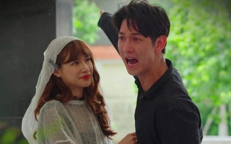 Cùng 34 tuổi và thuộc đội diễu hành a80 song luân được gán ghép với khả ngân tô dũng cùng bạn gái tình tứ không rời - 13