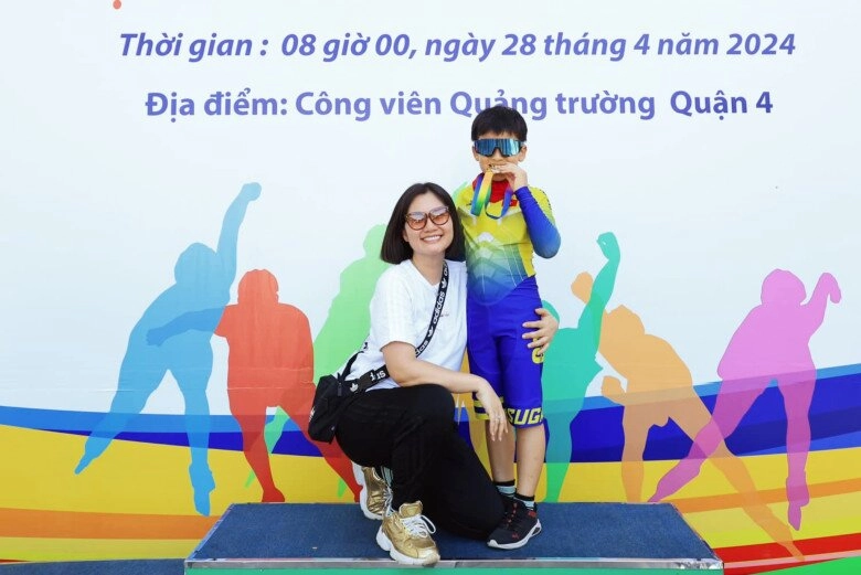 Cùng làm mẹ đơn thân ngọc lan nói nể hòa minzy trong việc dạy con bé bo xuất hiện vài phút nhưng gây sốt mxh - 6